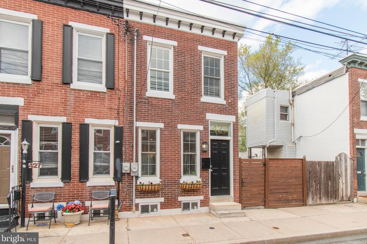 429 Flora St, Philadelphia PA  19125-3315 exterior