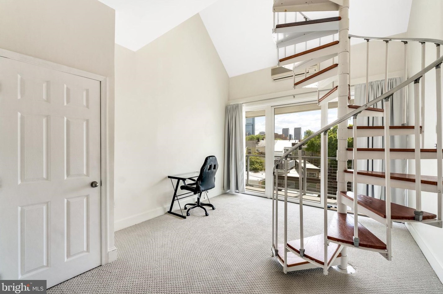 2326 Perot St, Philadelphia PA  19130-2526 exterior