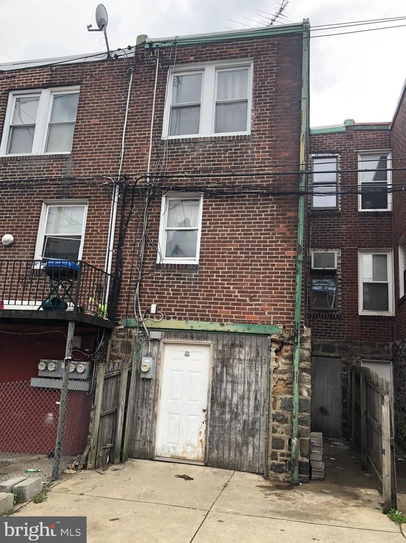 6103 Alma St, Philadelphia, PA 19149-3204