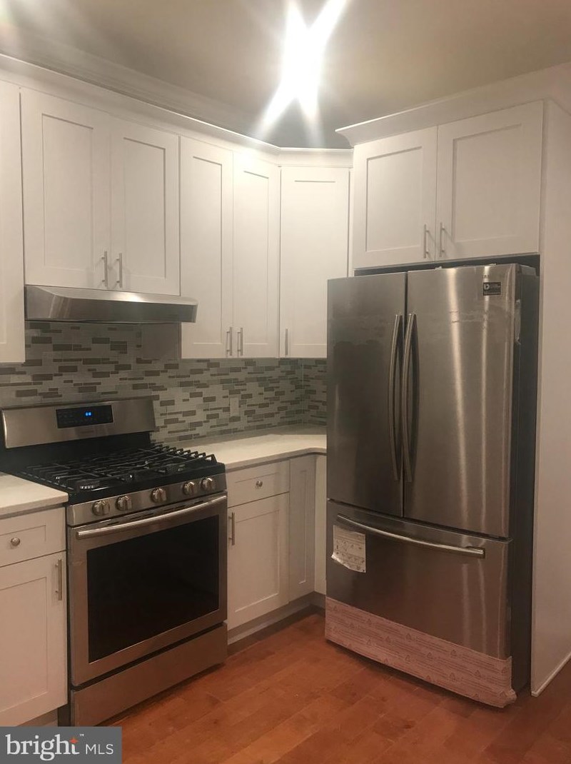 1827 Carlton St, Philadelphia, PA 19103
