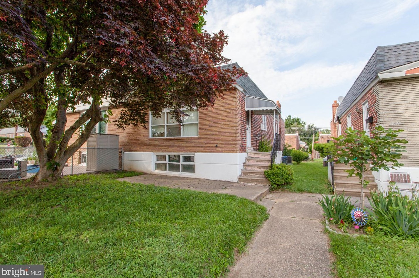 8581 Tolbut St, Philadelphia, PA 19152-1210