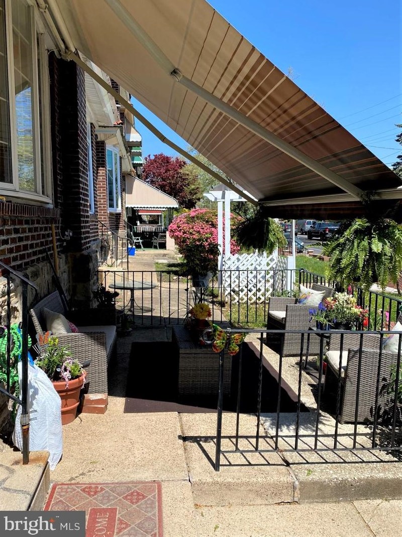 2203 Washington Ln, Philadelphia, PA 19138-1423