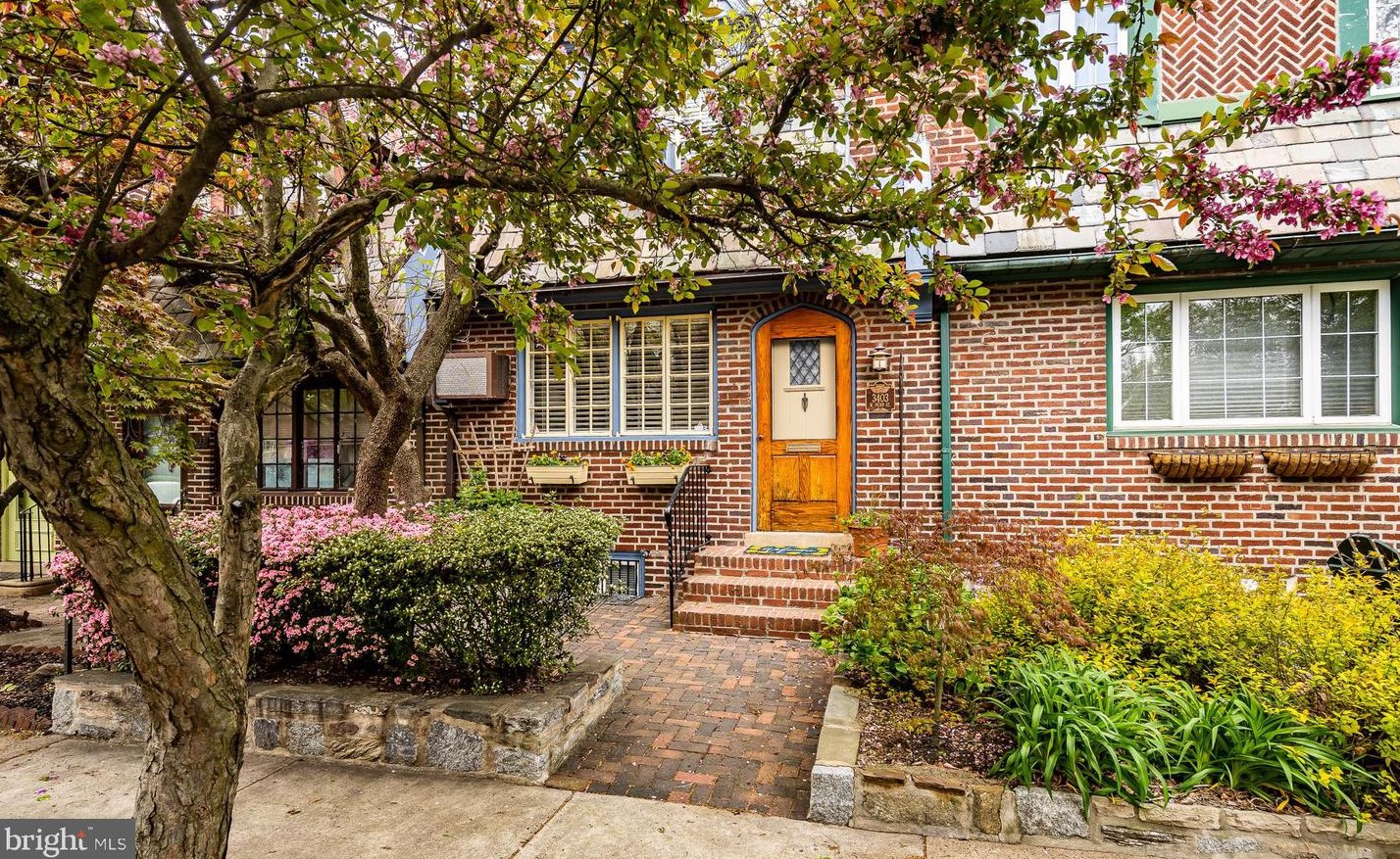 3403 Penn St, Philadelphia, PA 19129-1438