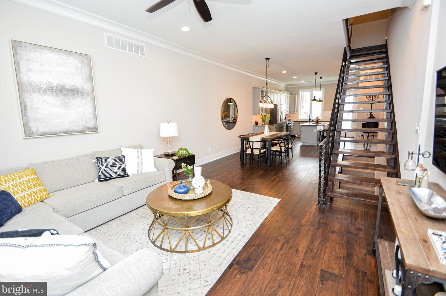 2009 Carpenter St, Philadelphia, PA 19146-2616