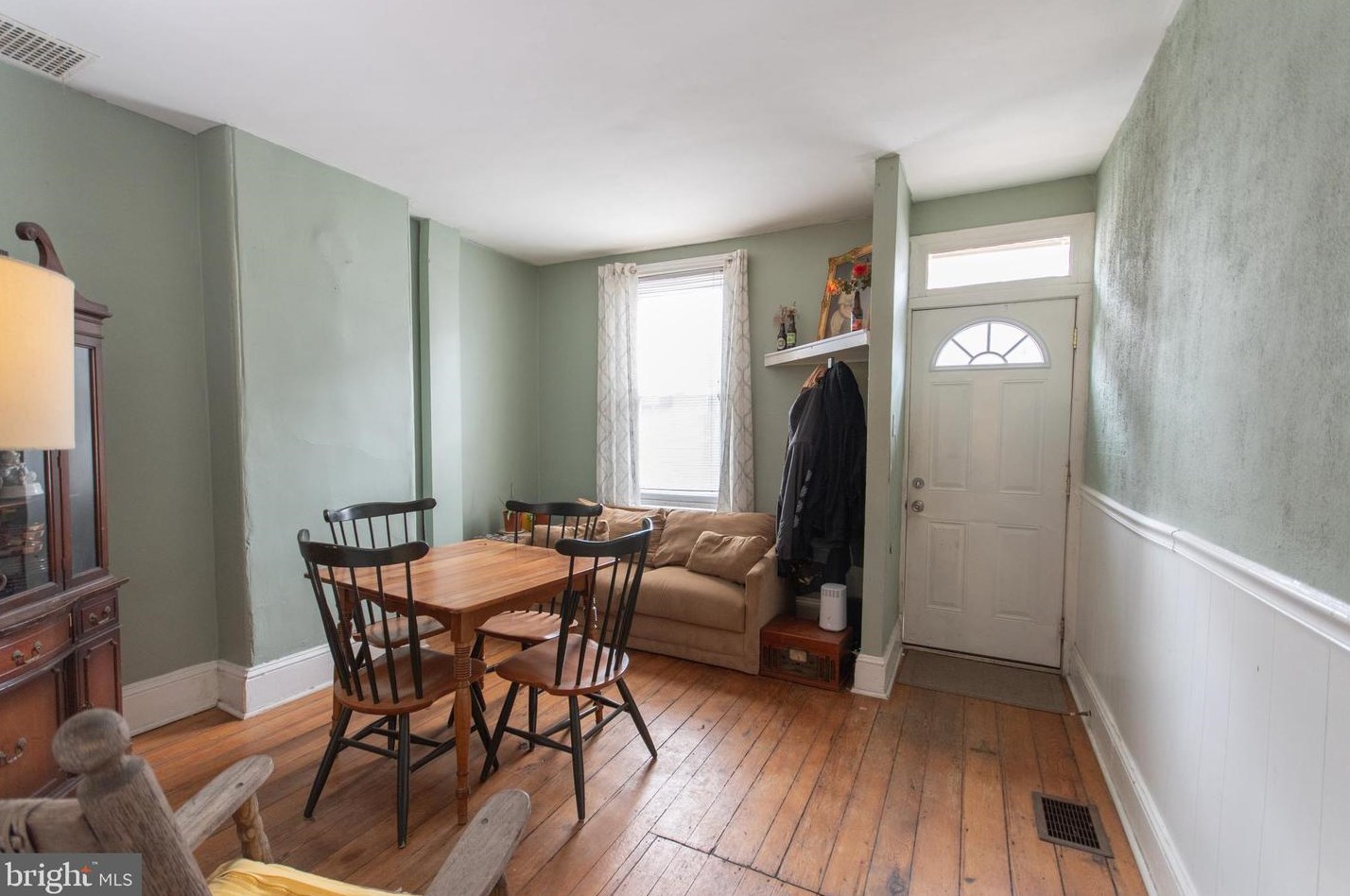 3325 Conrad St, Philadelphia, PA 19129-1514