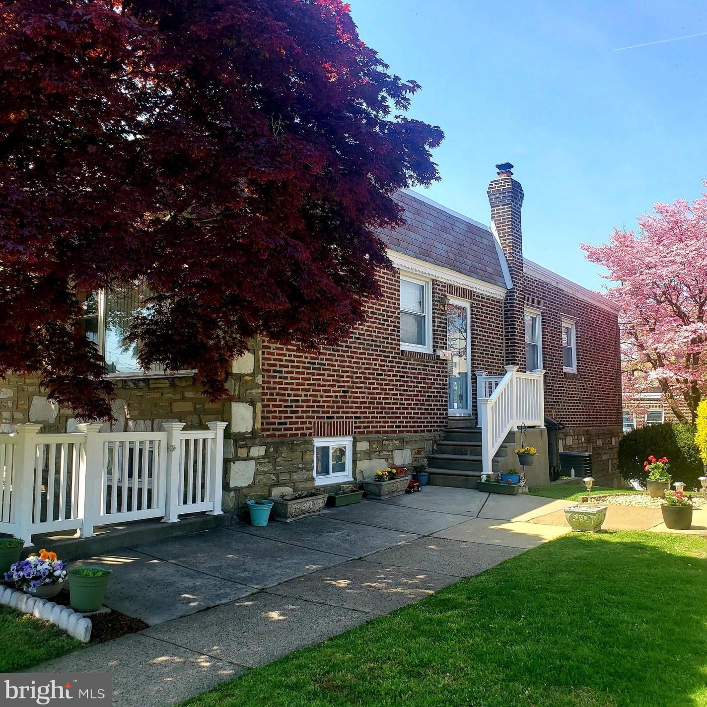 2831 Solly Ave, Philadelphia, PA 19152-3109