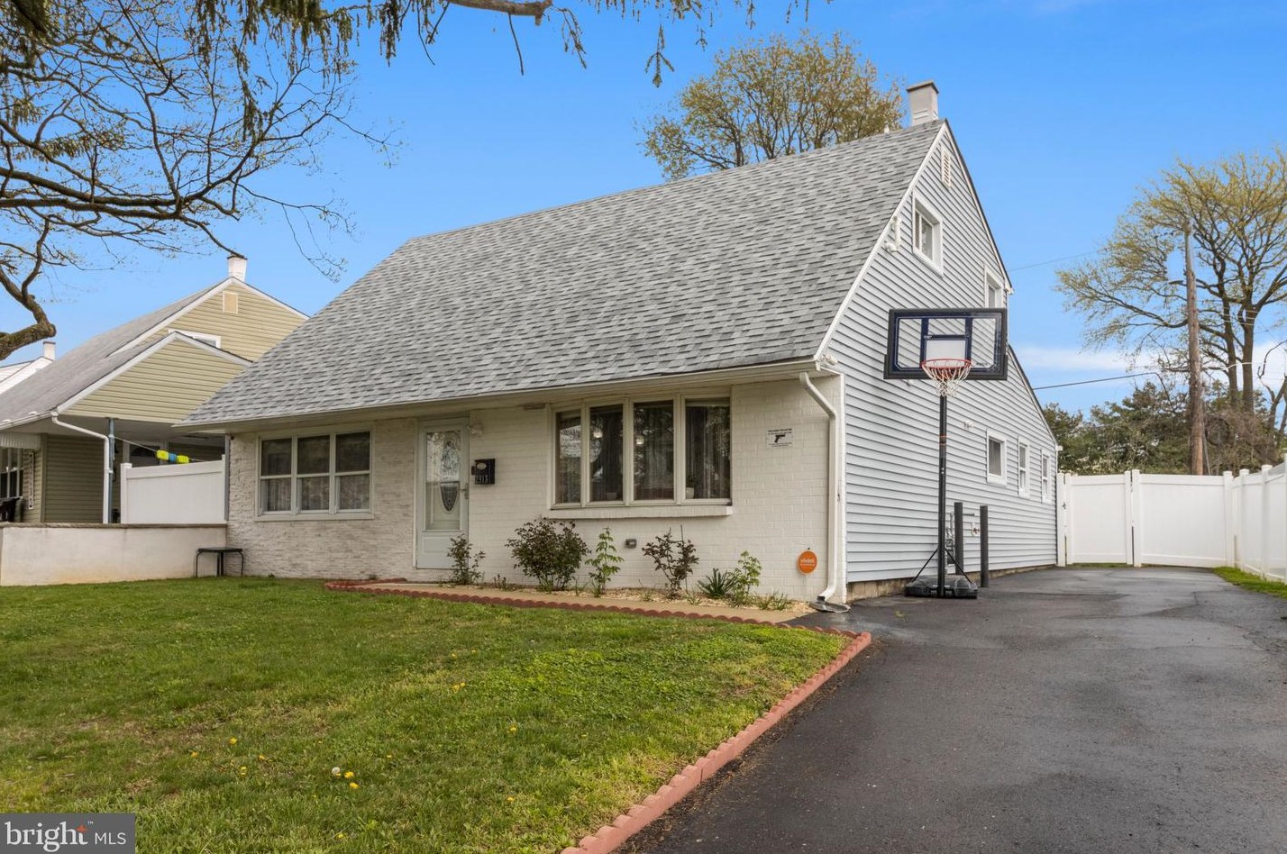 2913 Normandy Dr, Philadelphia, PA 19154-1620