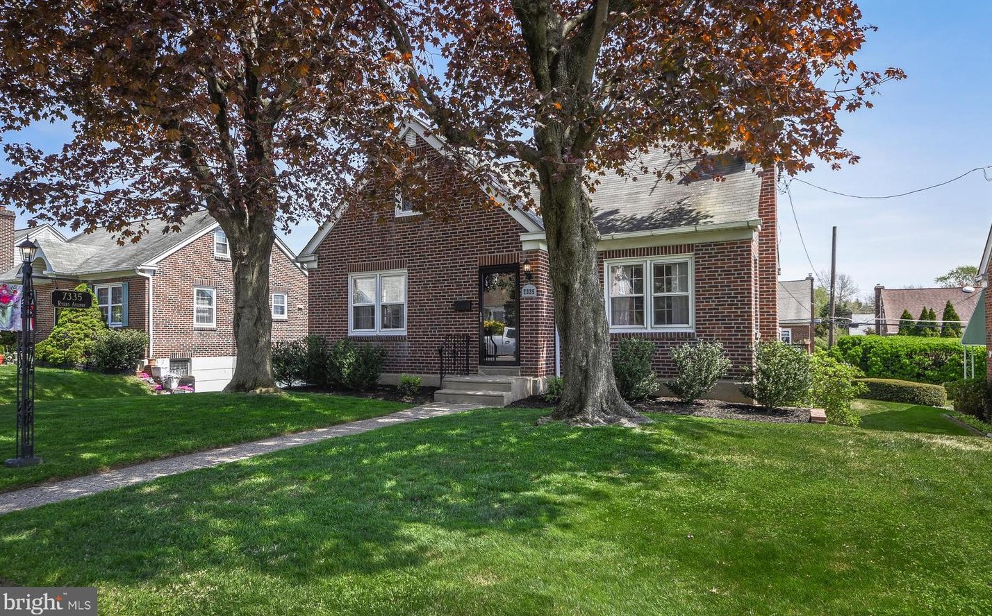 7335 Ryers Ave, Philadelphia, PA 19111-3009