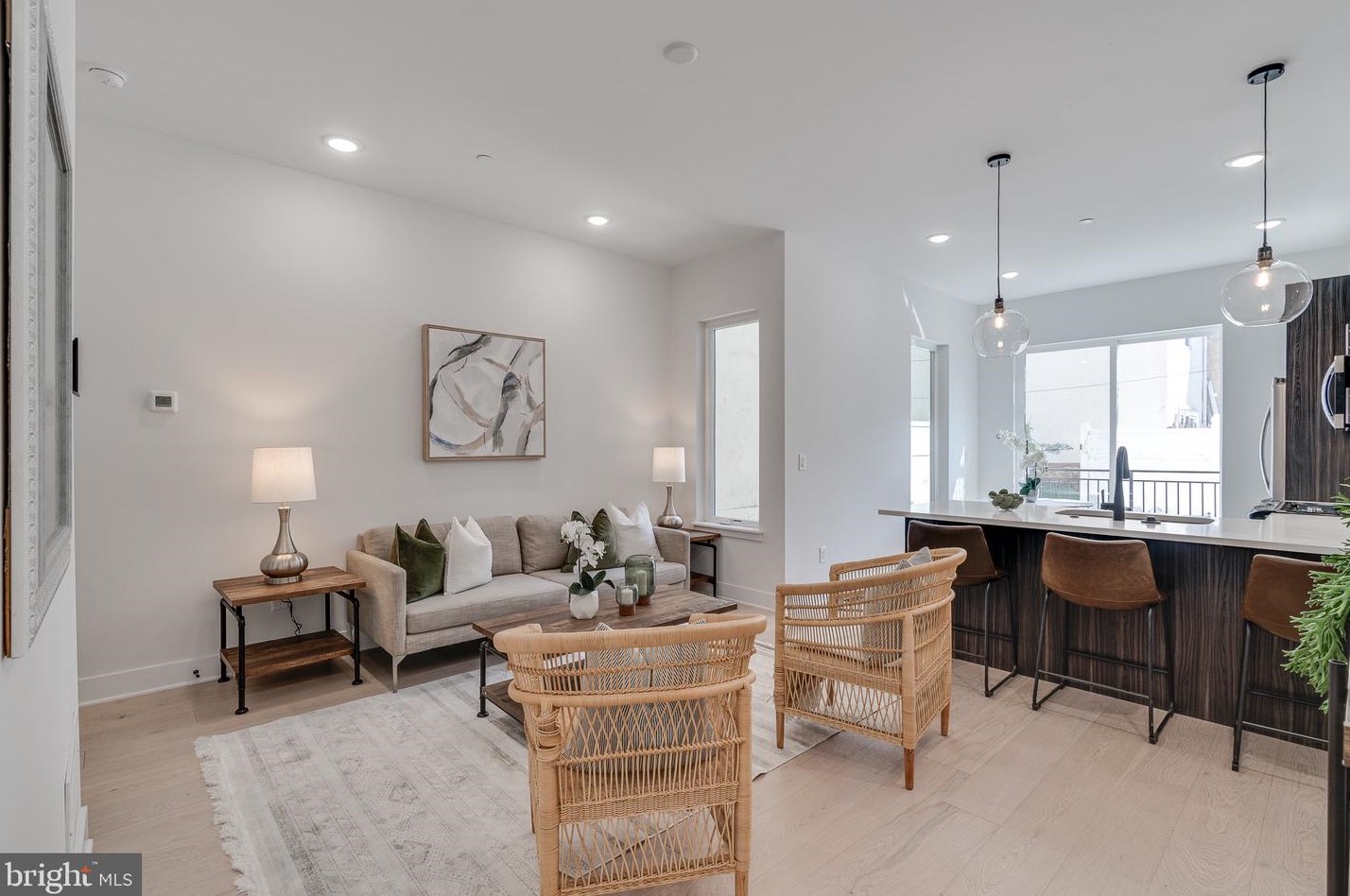 1632 Fitzwater St, Philadelphia, PA 19146-2040