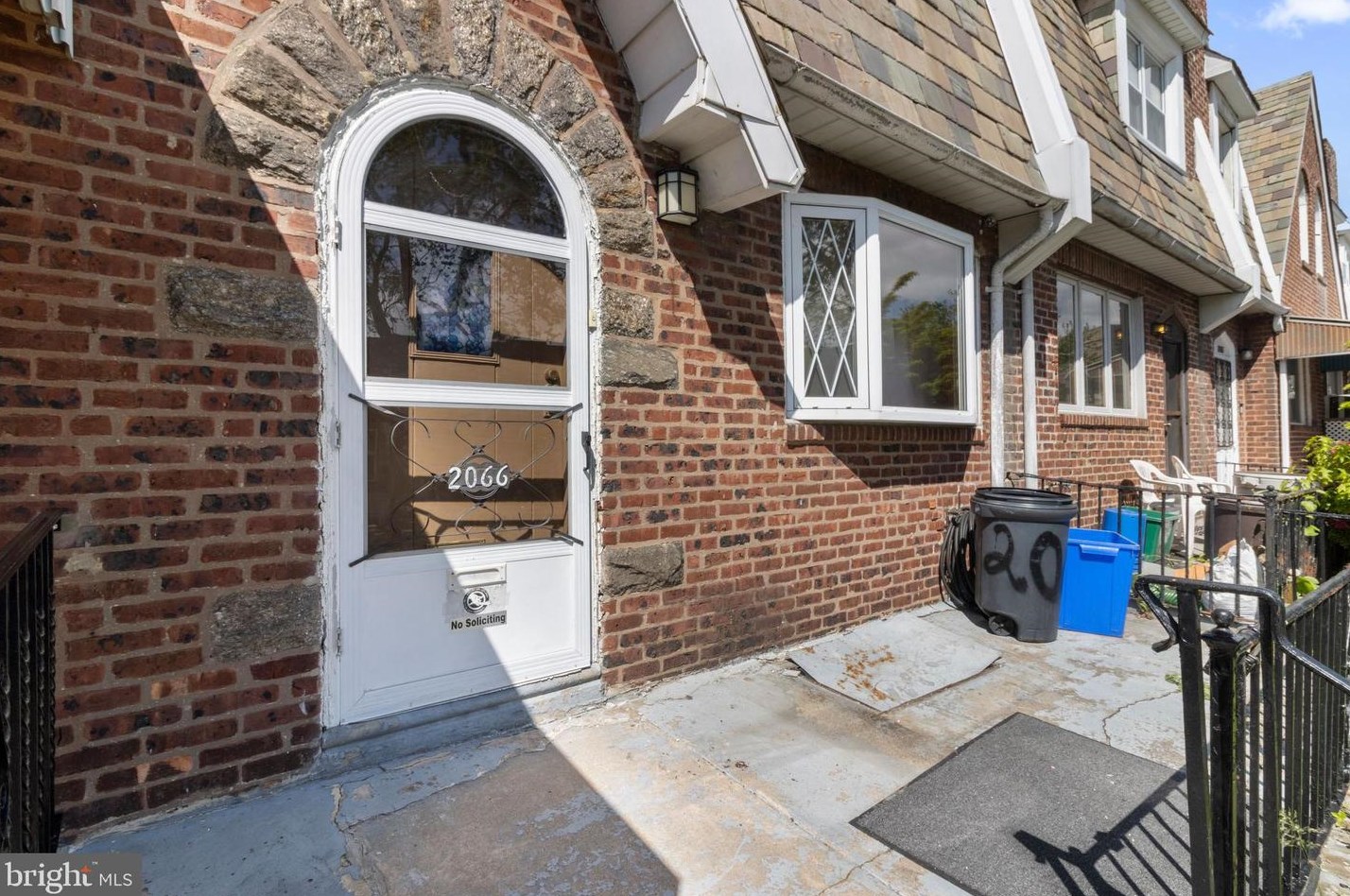 2066 Simon St, Philadelphia, PA 19124-2015