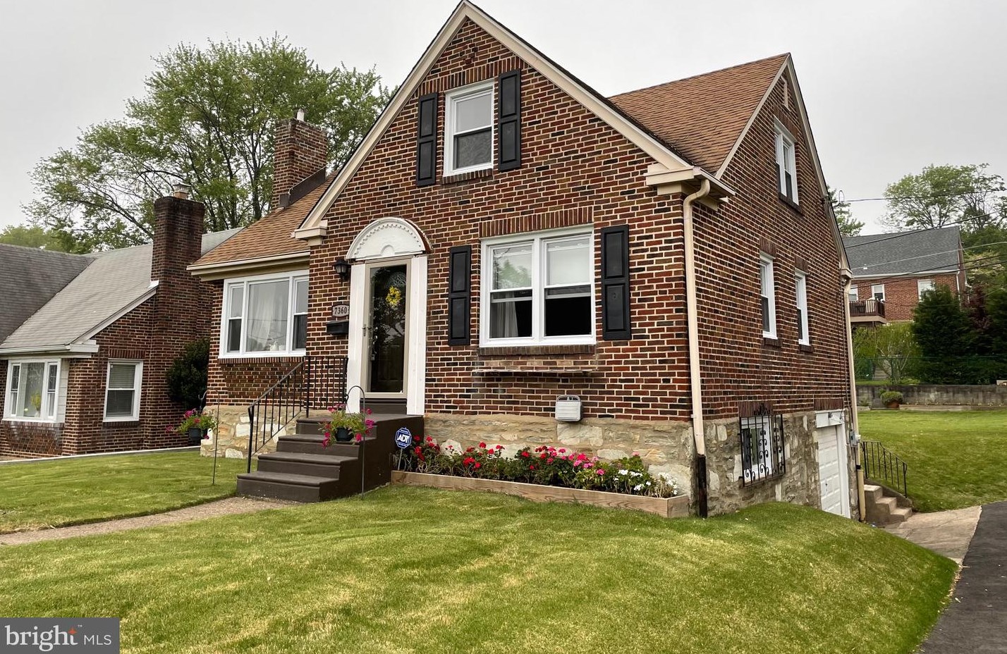 7360 Ryers Ave, Philadelphia, PA 19111-3051