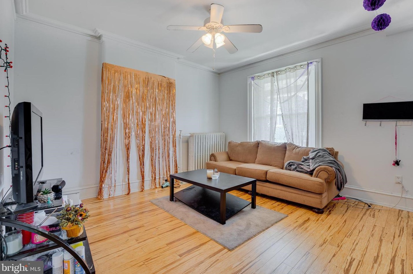 448 Roxborough Ave, Philadelphia PA  19128-3525 exterior