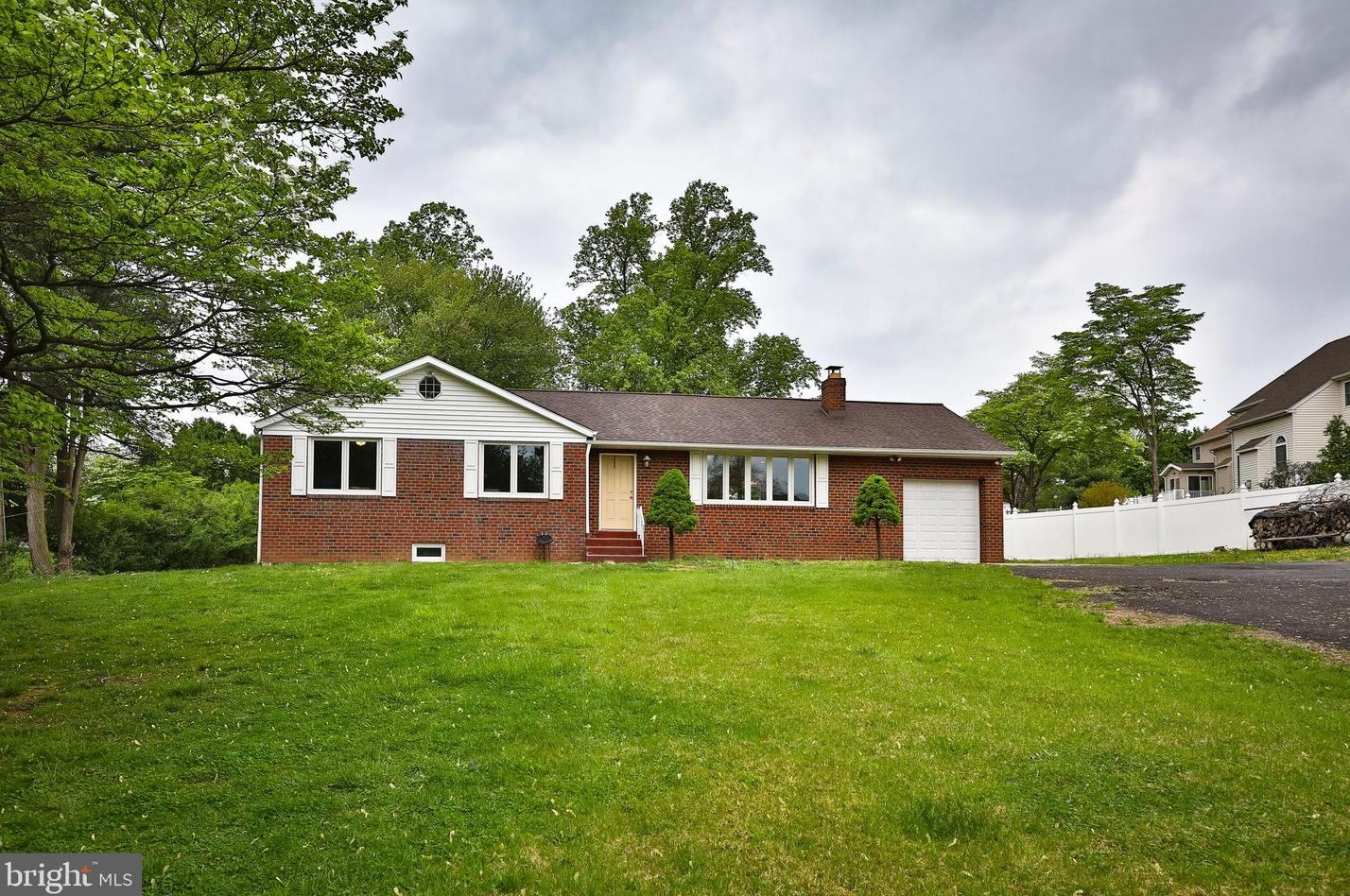 8806 Verree Rd, Philadelphia, PA 19115-3608