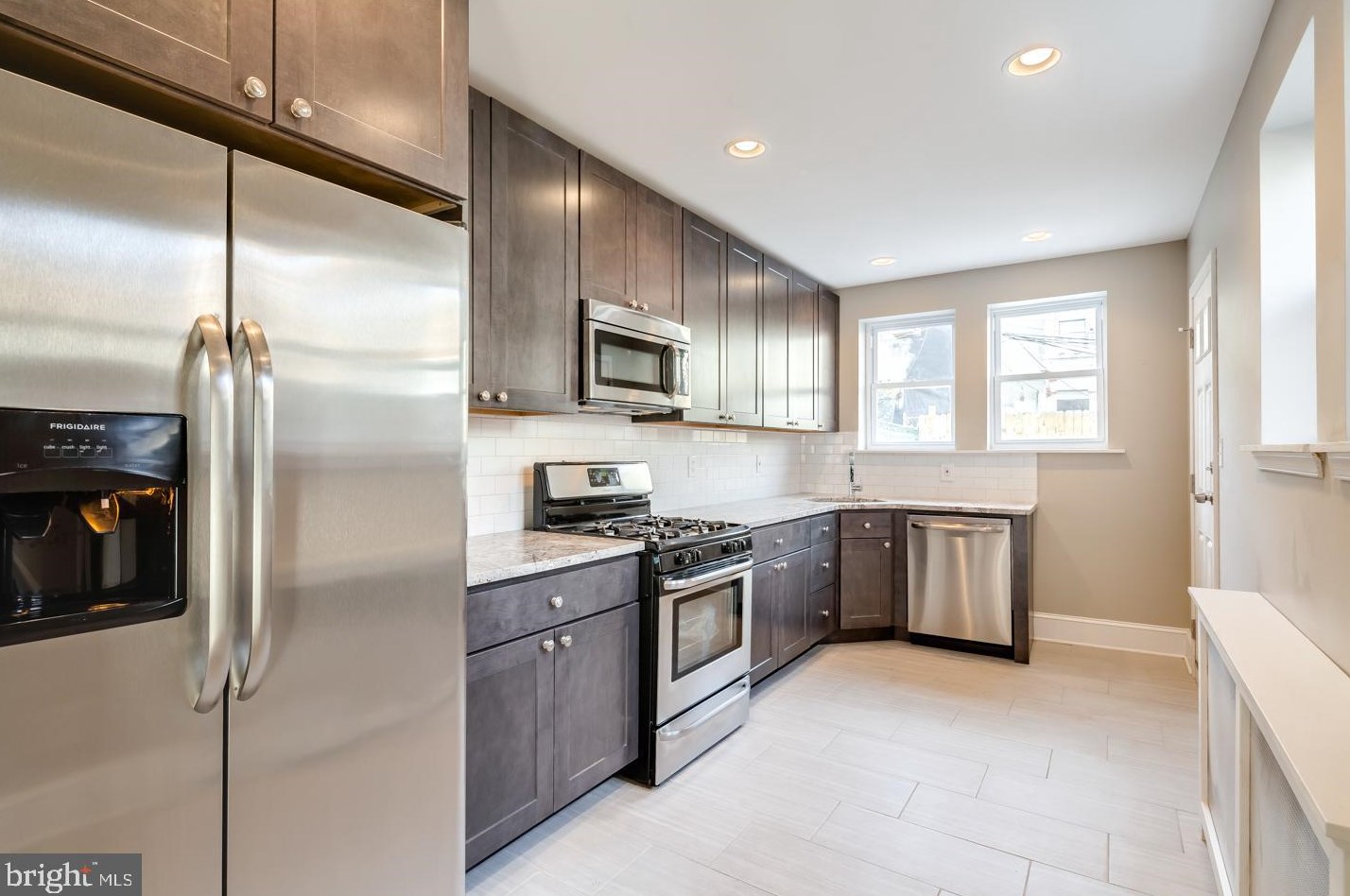 521 Mckean St, Philadelphia, PA 19148