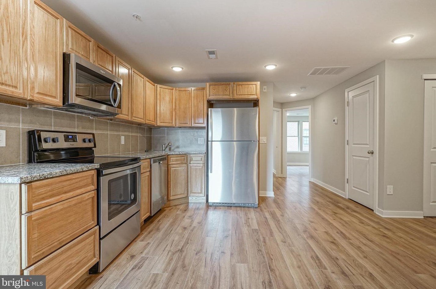 1827 W Diamond St #unit C, Philadelphia, PA 19121