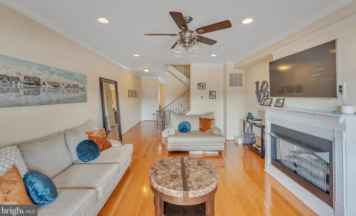 4660 Mansion St, Philadelphia, PA 19127-1113