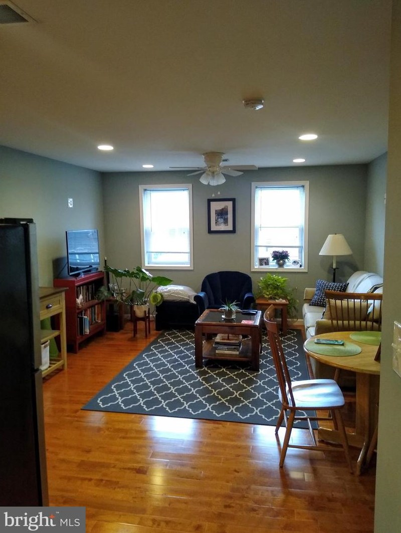 2209 Carpenter St #3, Philadelphia, PA 19146