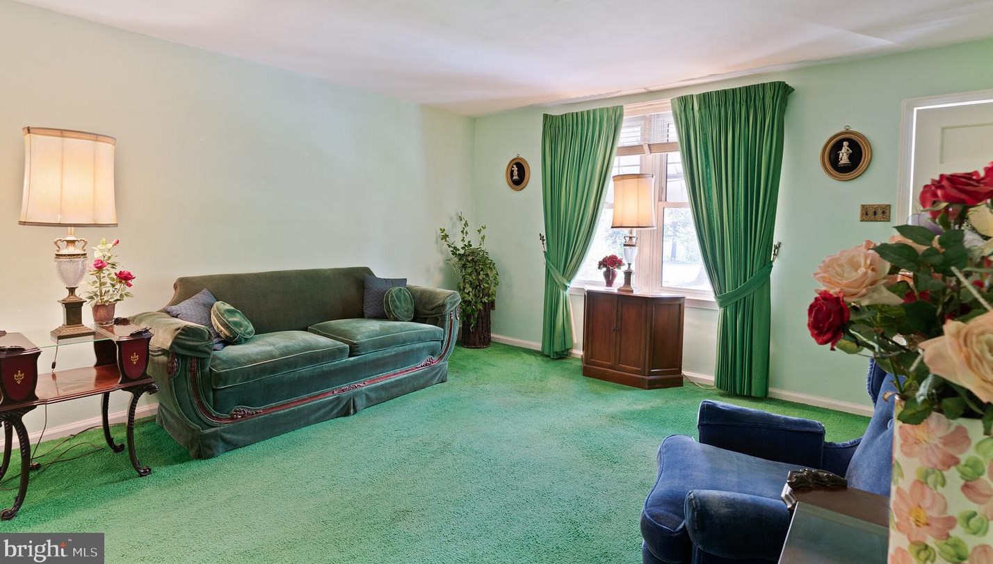 5846 Magdalena St, Philadelphia, PA 19128-1707