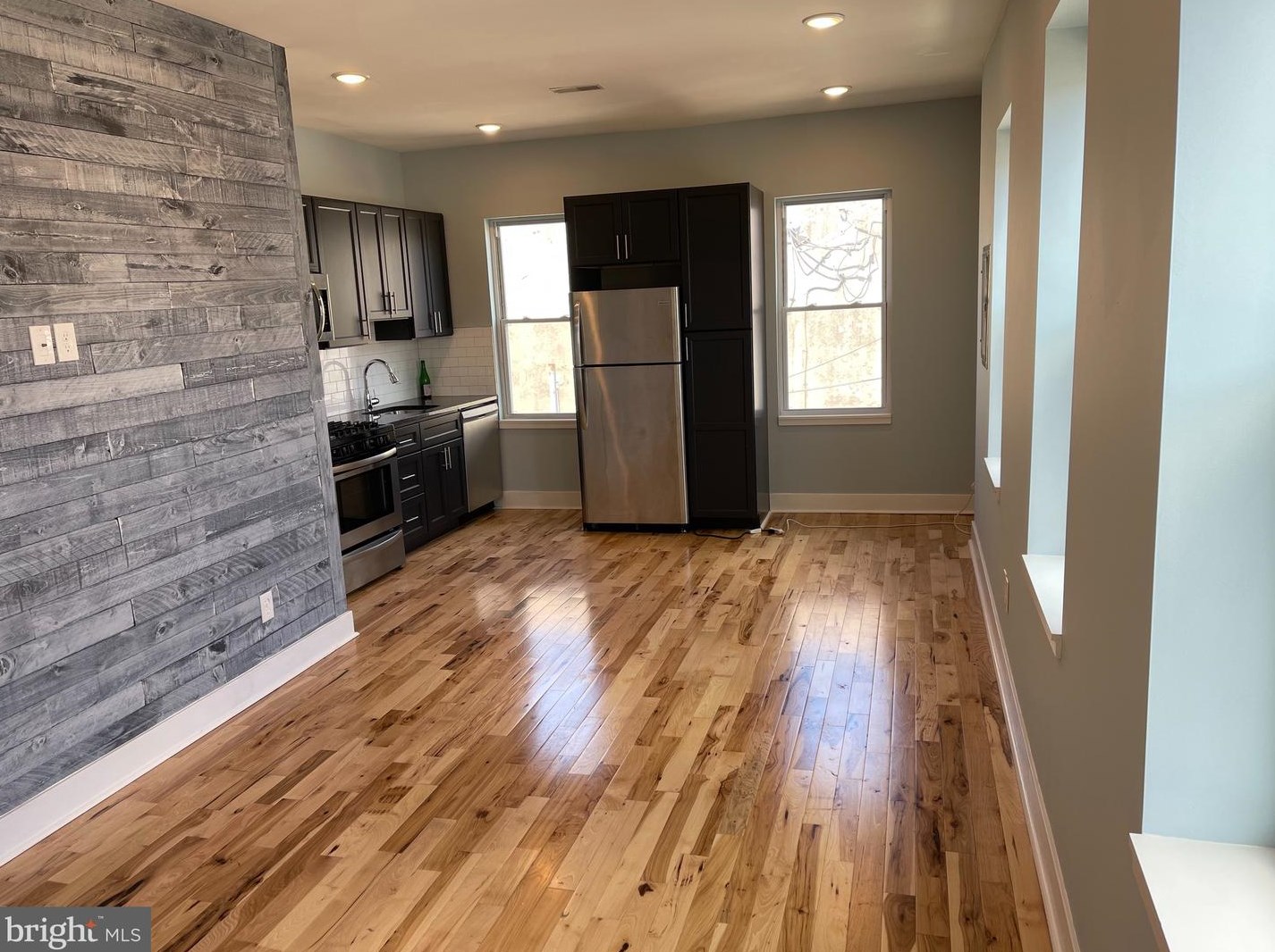 2000 S Opal St #2, Philadelphia, PA 19145