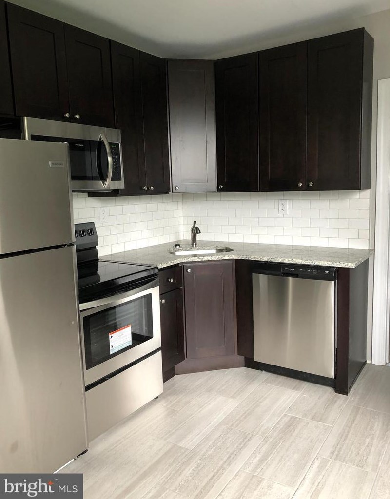 5936 Ridge Ave #2, Philadelphia, PA 19128