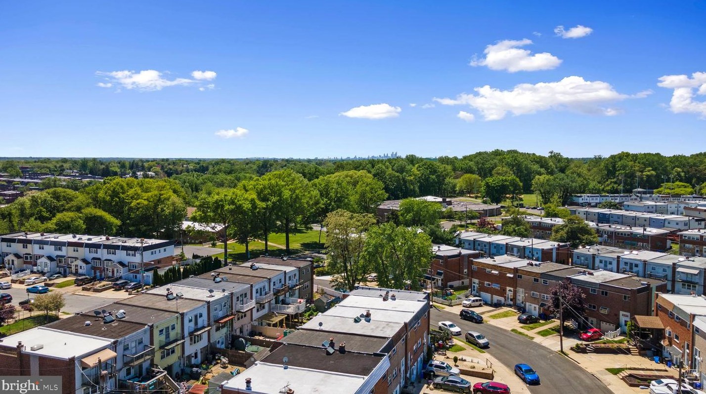 3607 Essex Ln, Philadelphia, PA 19114-1903
