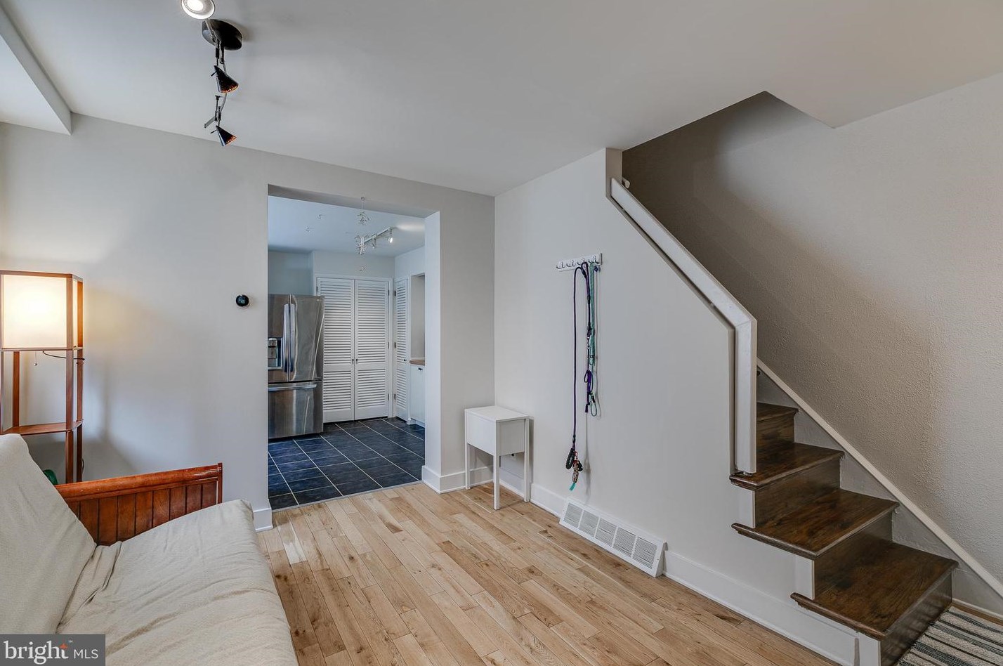 1005 Waverly St, Philadelphia PA  19147-1226 exterior