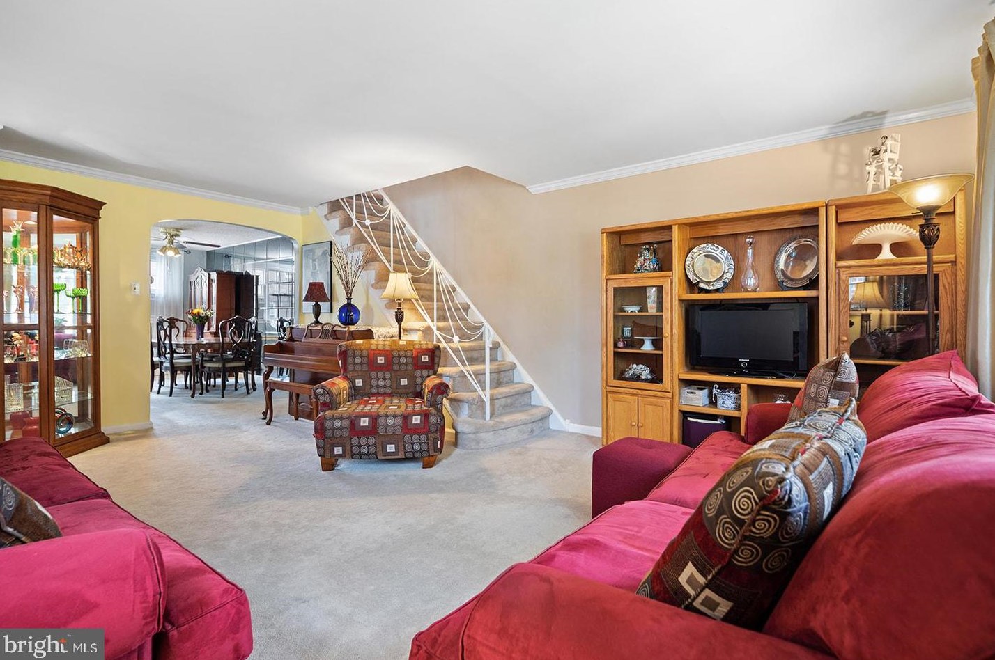 1737 Danforth St, Philadelphia, PA 19152-1801