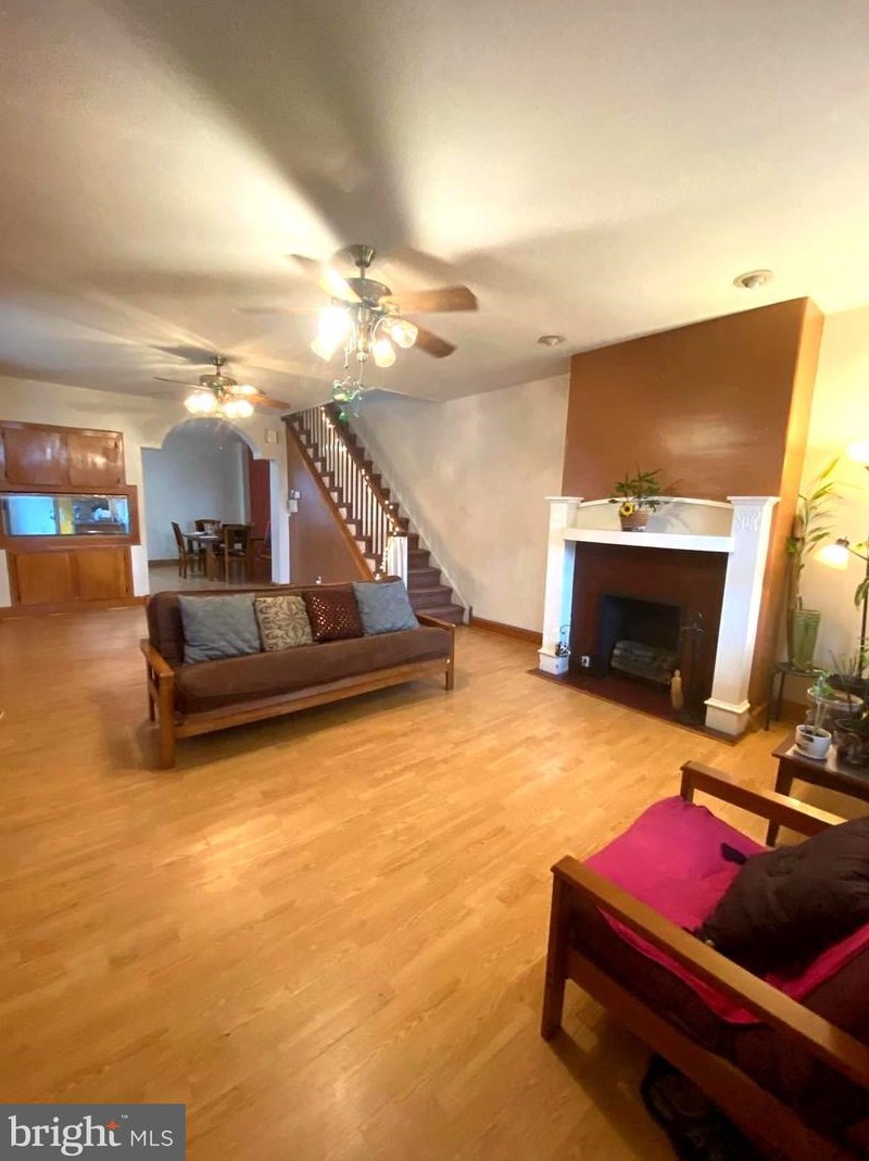 4613 Van Kirk St, Philadelphia, PA 19135-4011