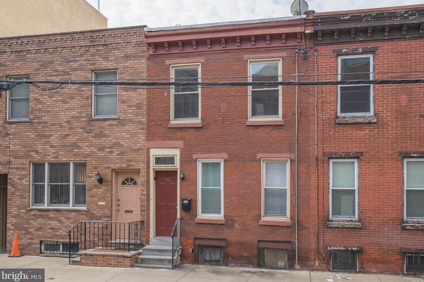 2034 Montrose St, Philadelphia, PA 19146