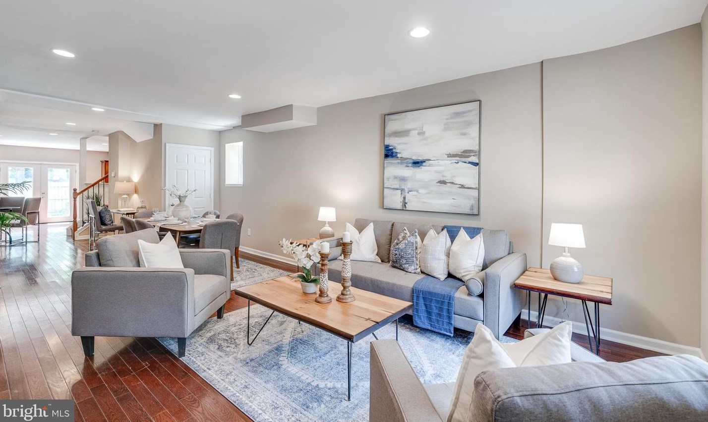 208 Wildey St, Philadelphia, PA 19123-2223