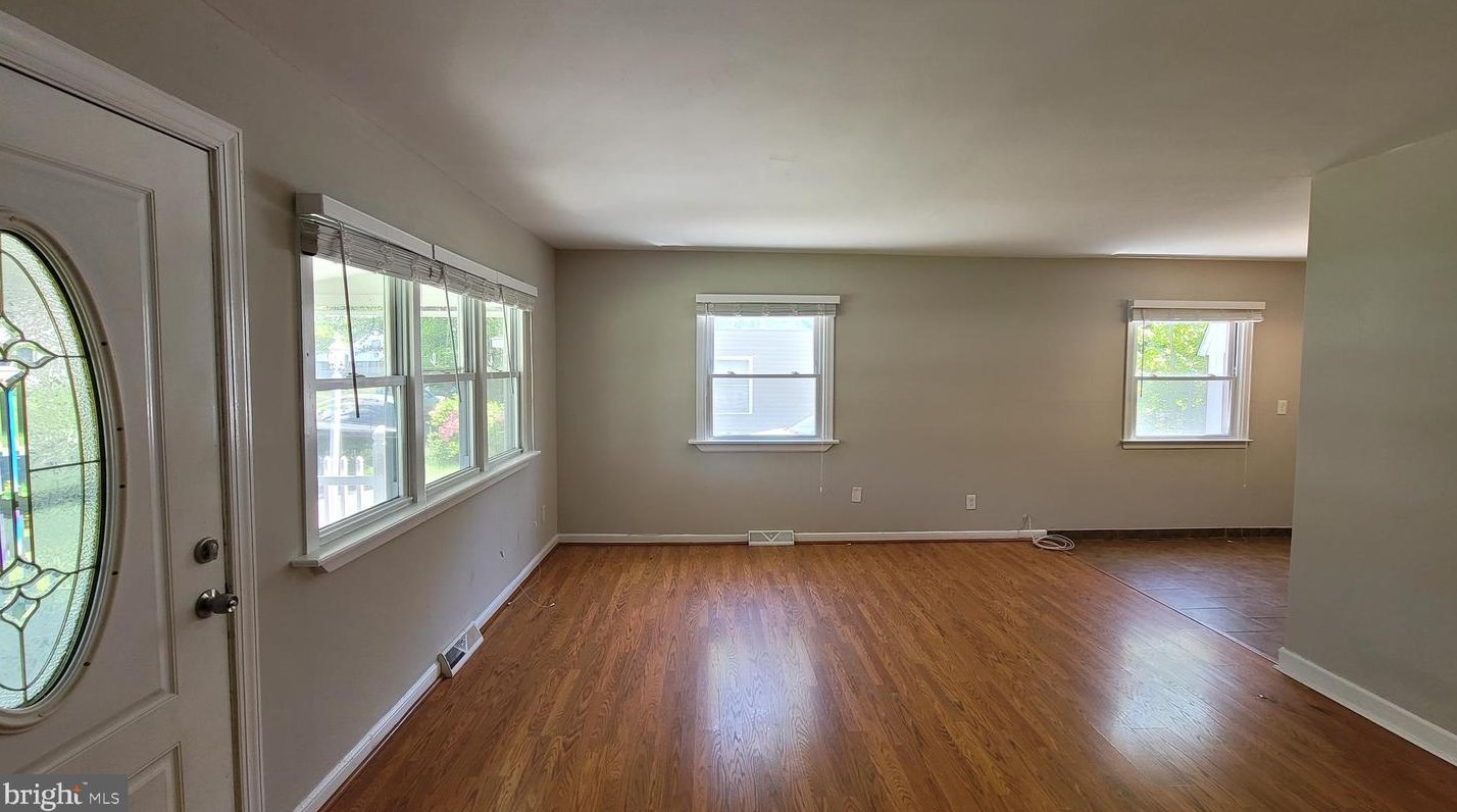 11003 Lindsay St, Philadelphia PA  19116-3413 exterior