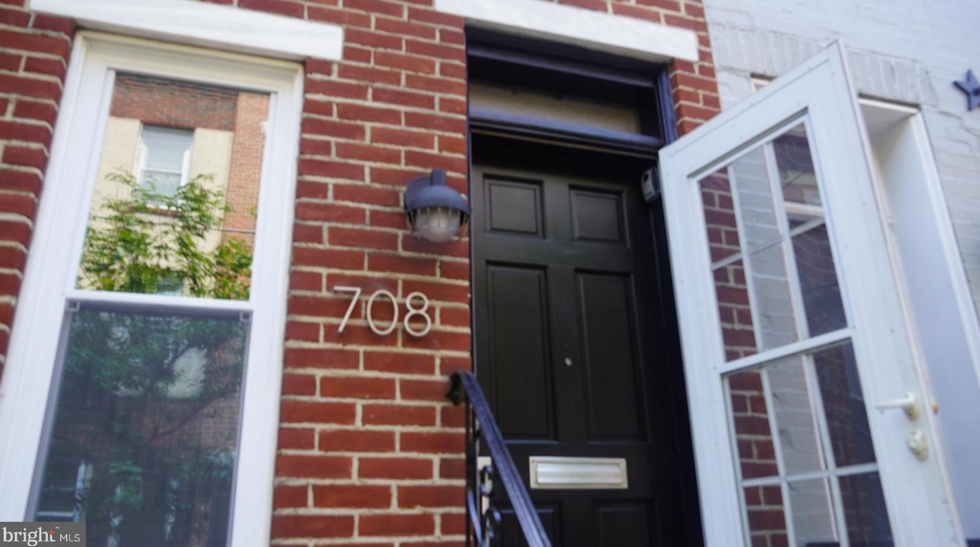 708 Clymer St, Philadelphia, PA 19147