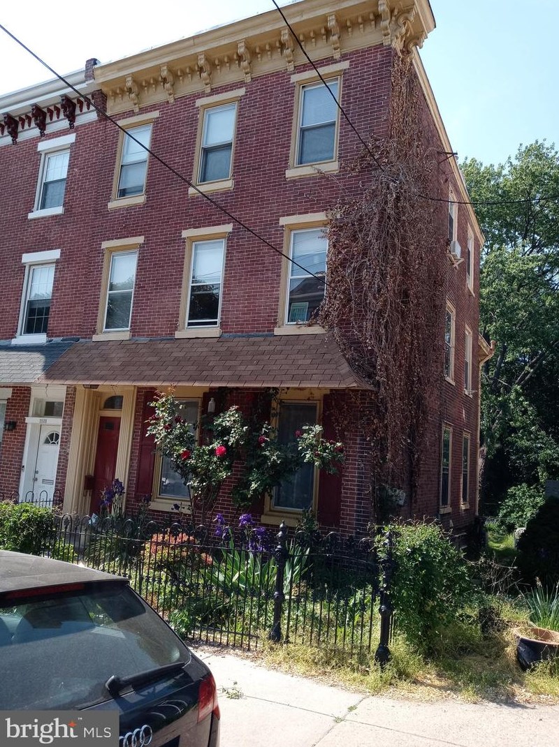 3579 Indian Queen Ln, Philadelphia, PA 19129
