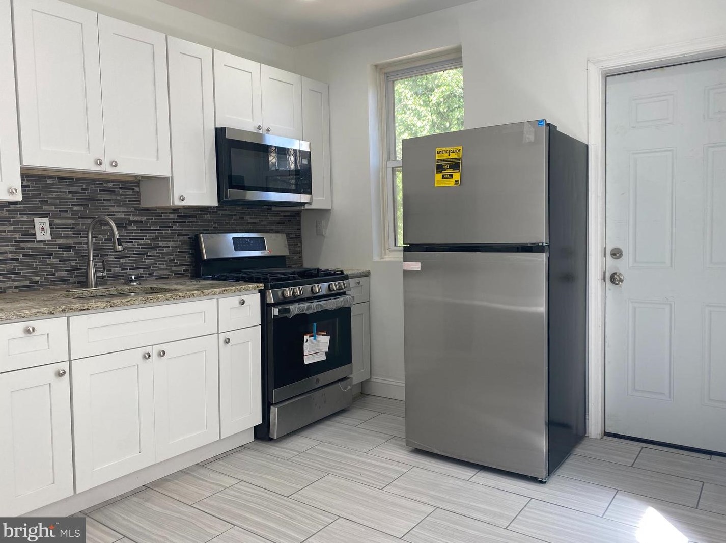 6337 Lambert St, Philadelphia PA  19138-3017 exterior