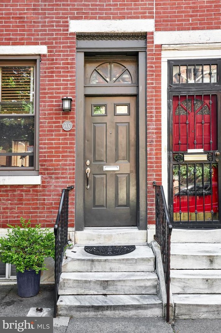 707 Marvine St, Philadelphia, PA 19147-1913
