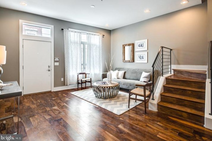 811 Carpenter St, Philadelphia, PA 19147