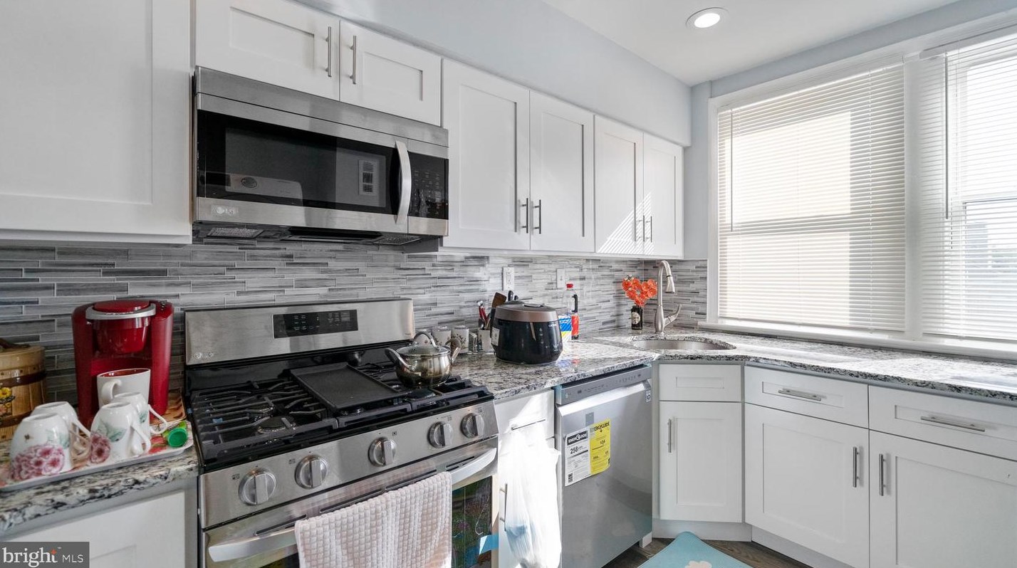 7105 Forrest Ave, Philadelphia PA  19138-2020 exterior
