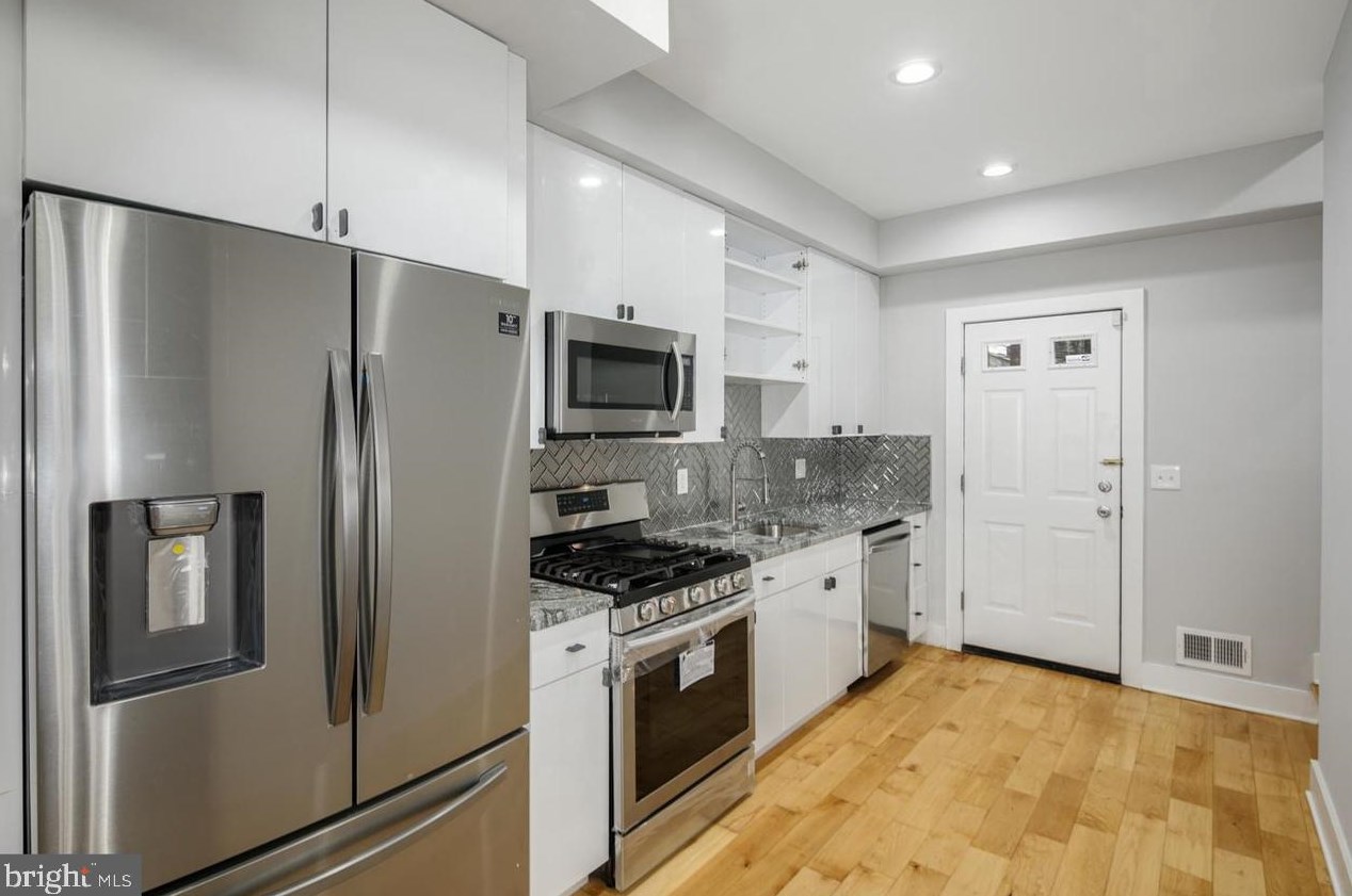 621 S Clarion St, Philadelphia, PA 19147