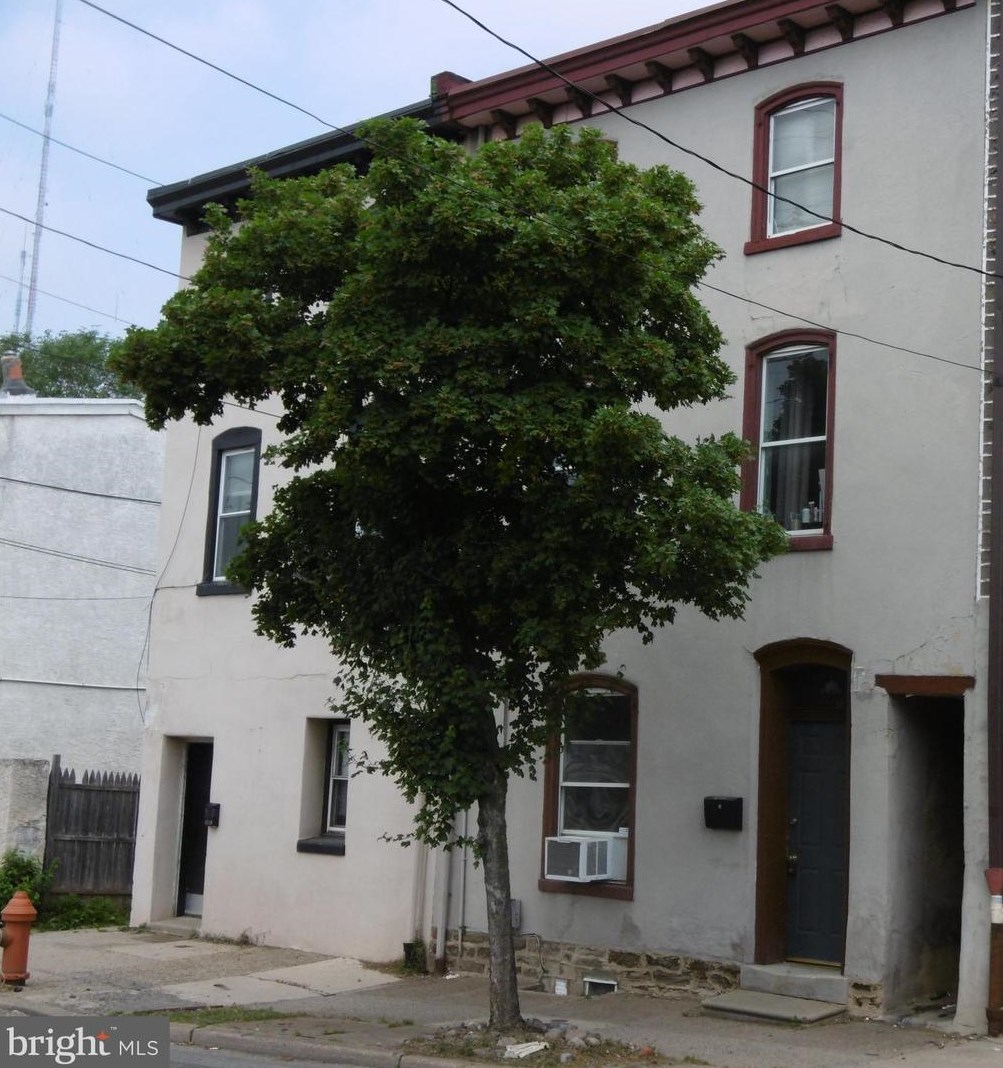 4717 Umbria St, Philadelphia, PA 19127-1914