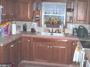7606 Bustleton Ave, Philadelphia PA  19152-4110 exterior