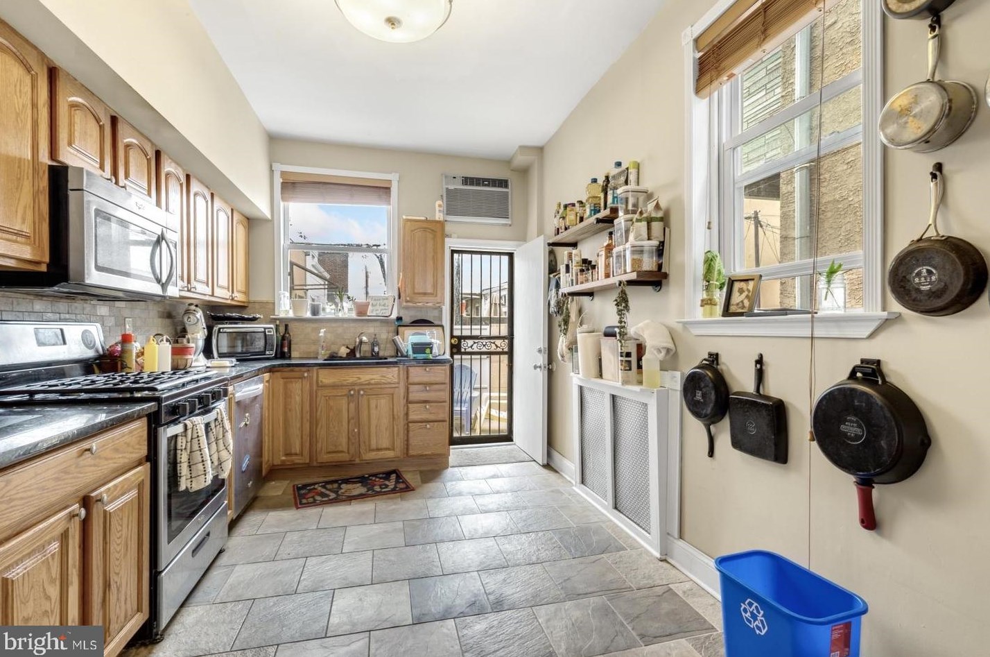 1221 W Porter St, Philadelphia, PA 19148