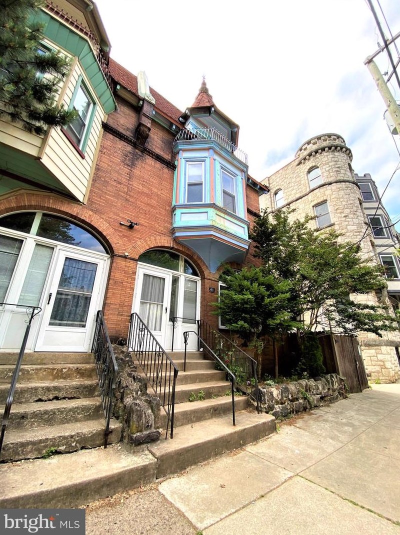 406 S 45th St #2f, Philadelphia, PA 19104