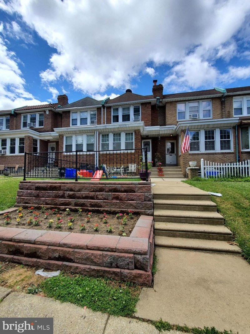 3310 Friendship St, Philadelphia, PA 19149-1618