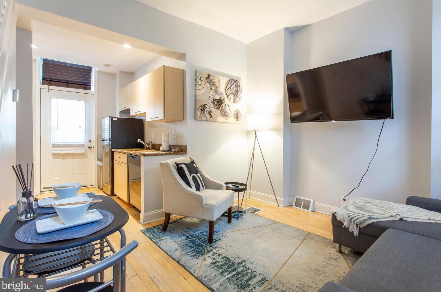 1644 Waverly St, Philadelphia, PA 19146