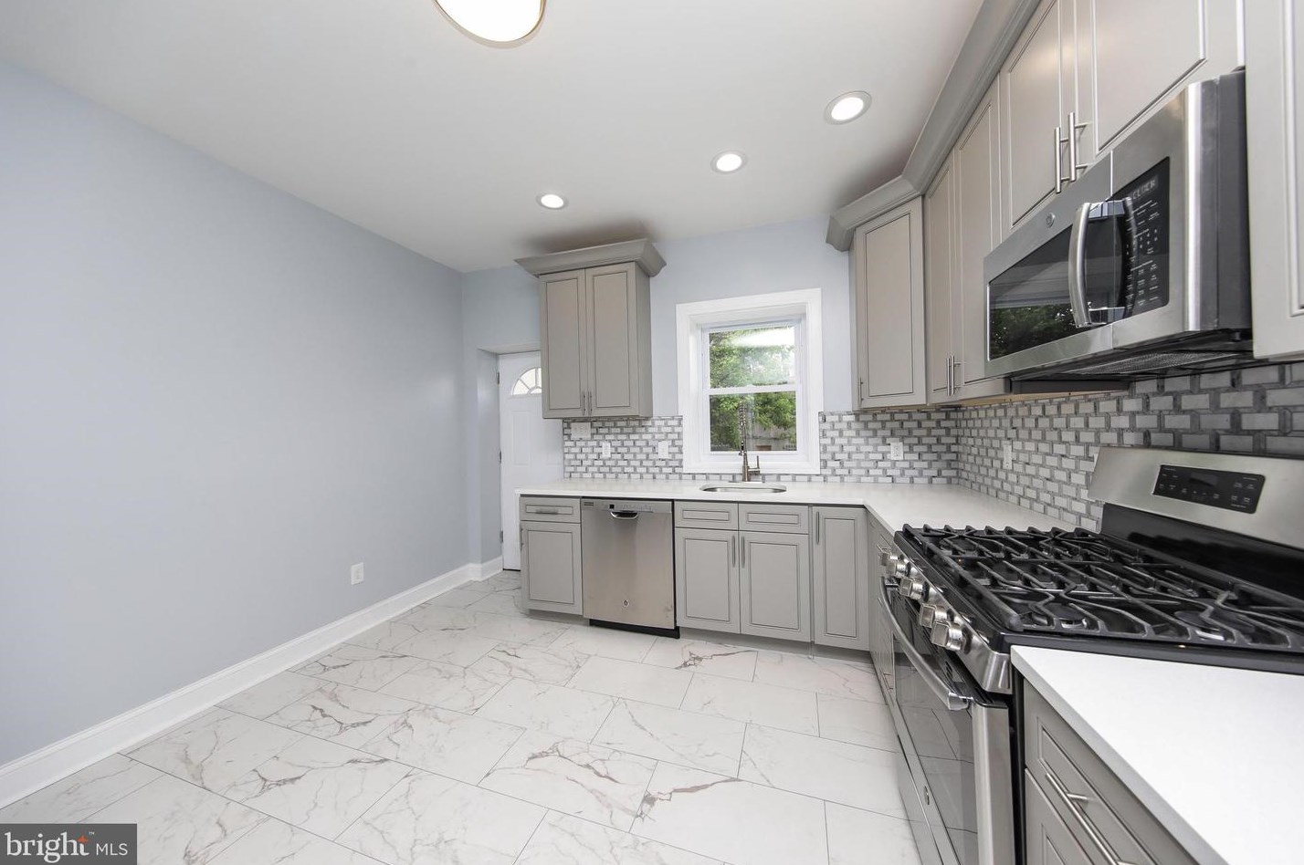 4354 Cresson St, Philadelphia, PA 19127