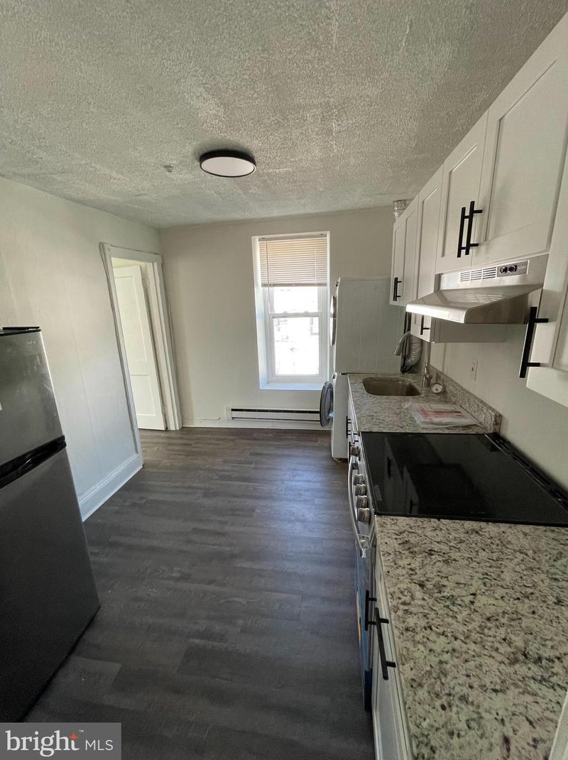 3926 Terrace St #3, Philadelphia, PA 19128