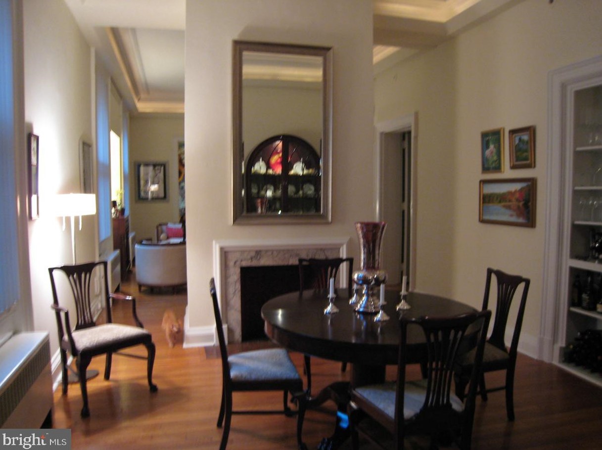 235 S 21st St #1f, Philadelphia, PA 19103