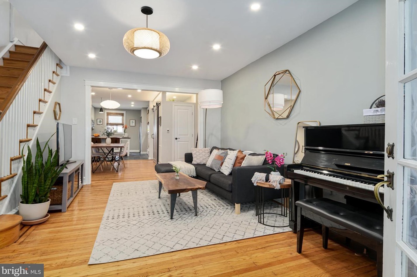 881 Woodstock St, Philadelphia PA  19130-1439 exterior