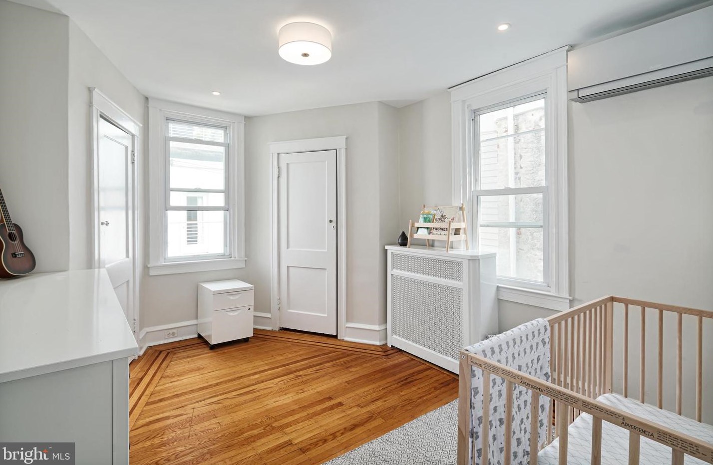 881 Woodstock St, Philadelphia PA  19130-1439 exterior