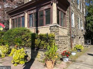 7905 Ardleigh St, Philadelphia, PA 19118